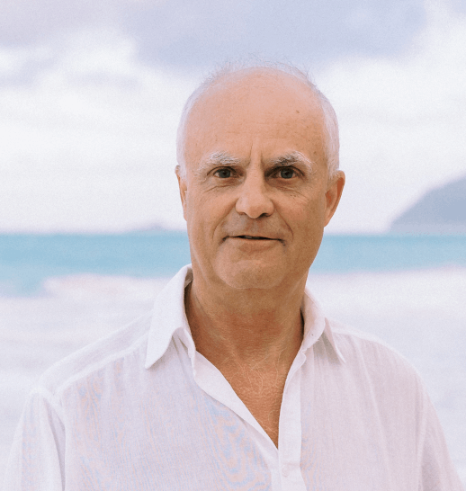 Yves Mayer, fondateur et célébrant principal